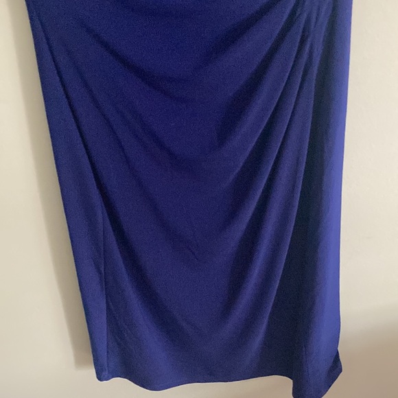 Size 8 slinky knee length purple Lauren dress - Picture 3 of 7